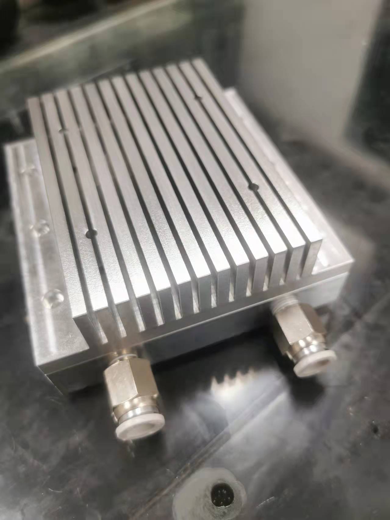 冷水板搅拌焊散热器3